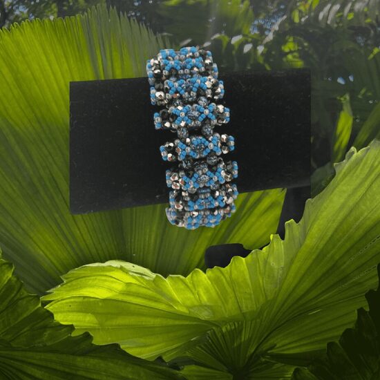 Náramek z šitých korálků